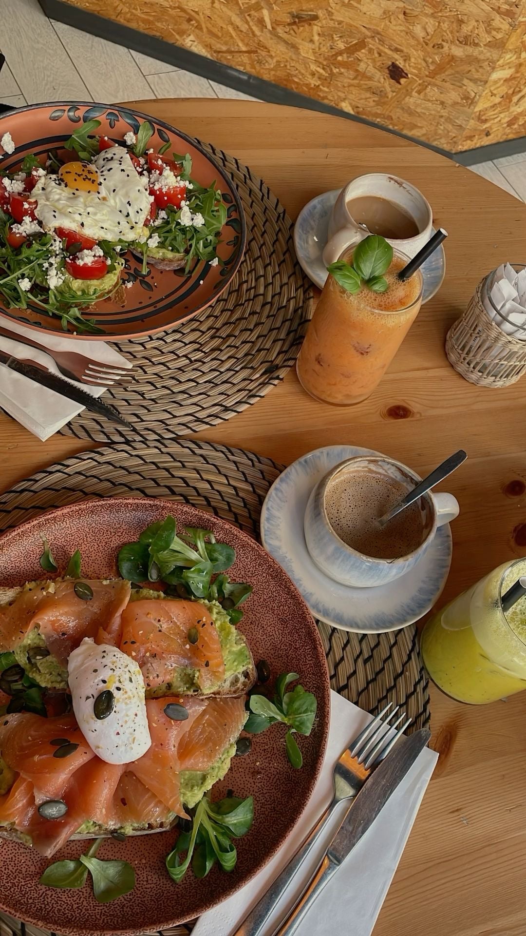 Food & Drinks